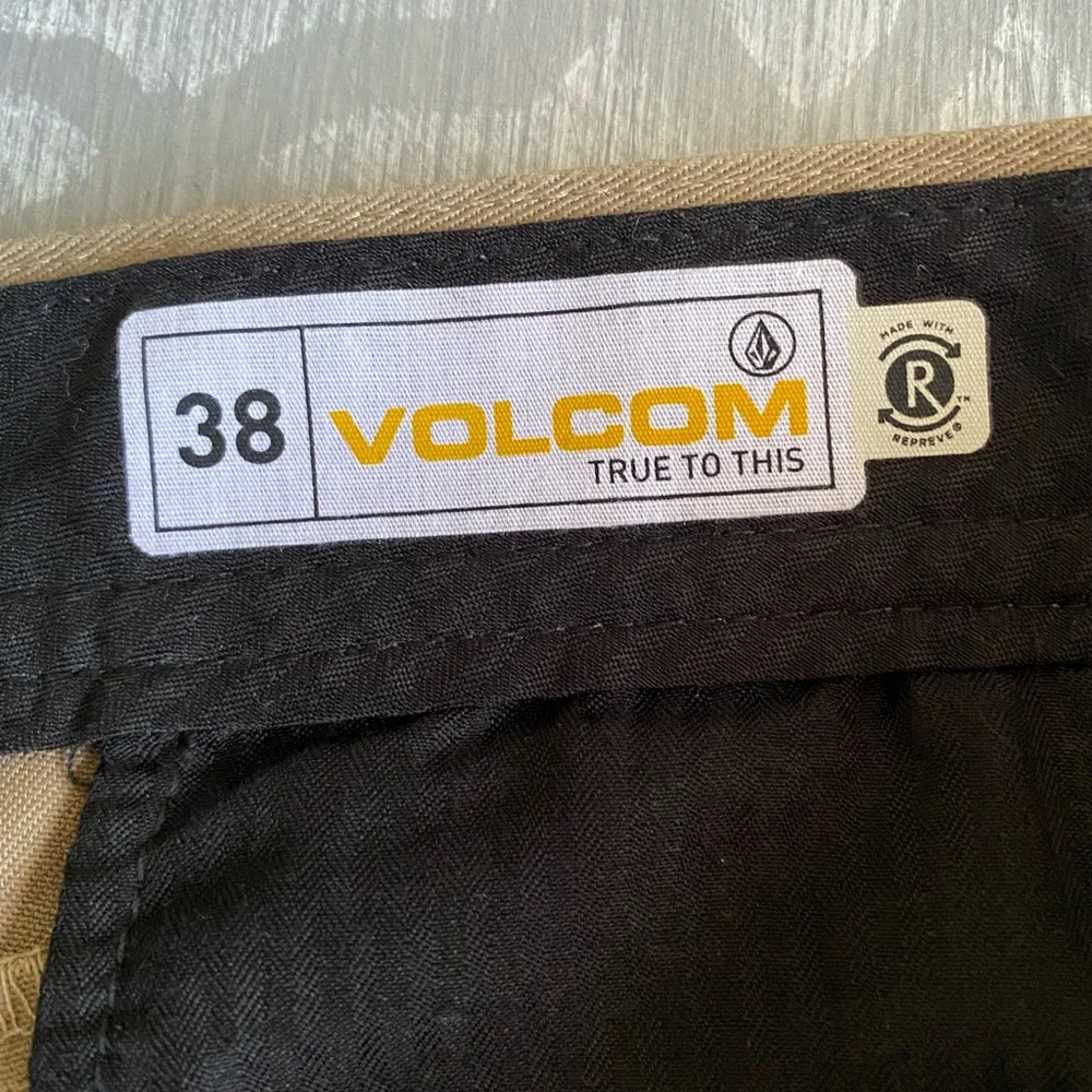 Volcom tan men’s shorts‎ waist size 38